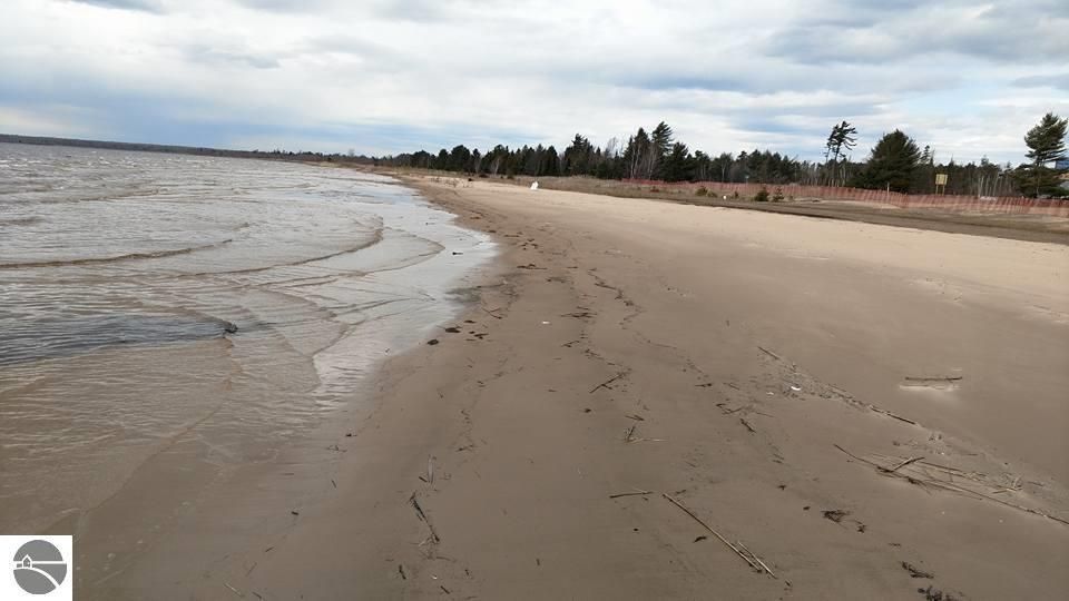 16086 Us Hwy 2, Cooks, MI 49817